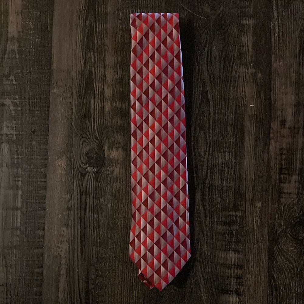 Towncraft Red and Geometric Tie
